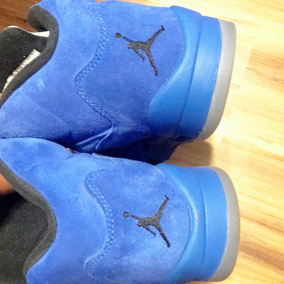 Shoes - Picture 6 of 8